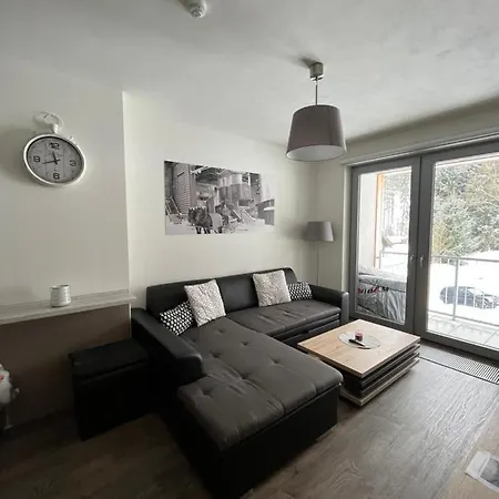 Jestřáb 14 *